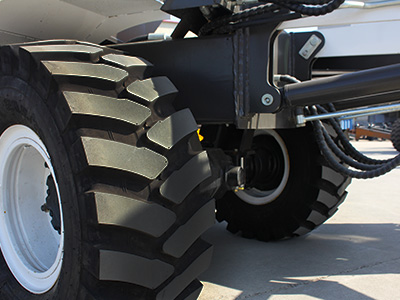1.2m ³ Fully automatic feeding mixer truck