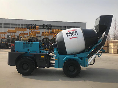 1.2m ³ Fully automatic feeding mixer truck